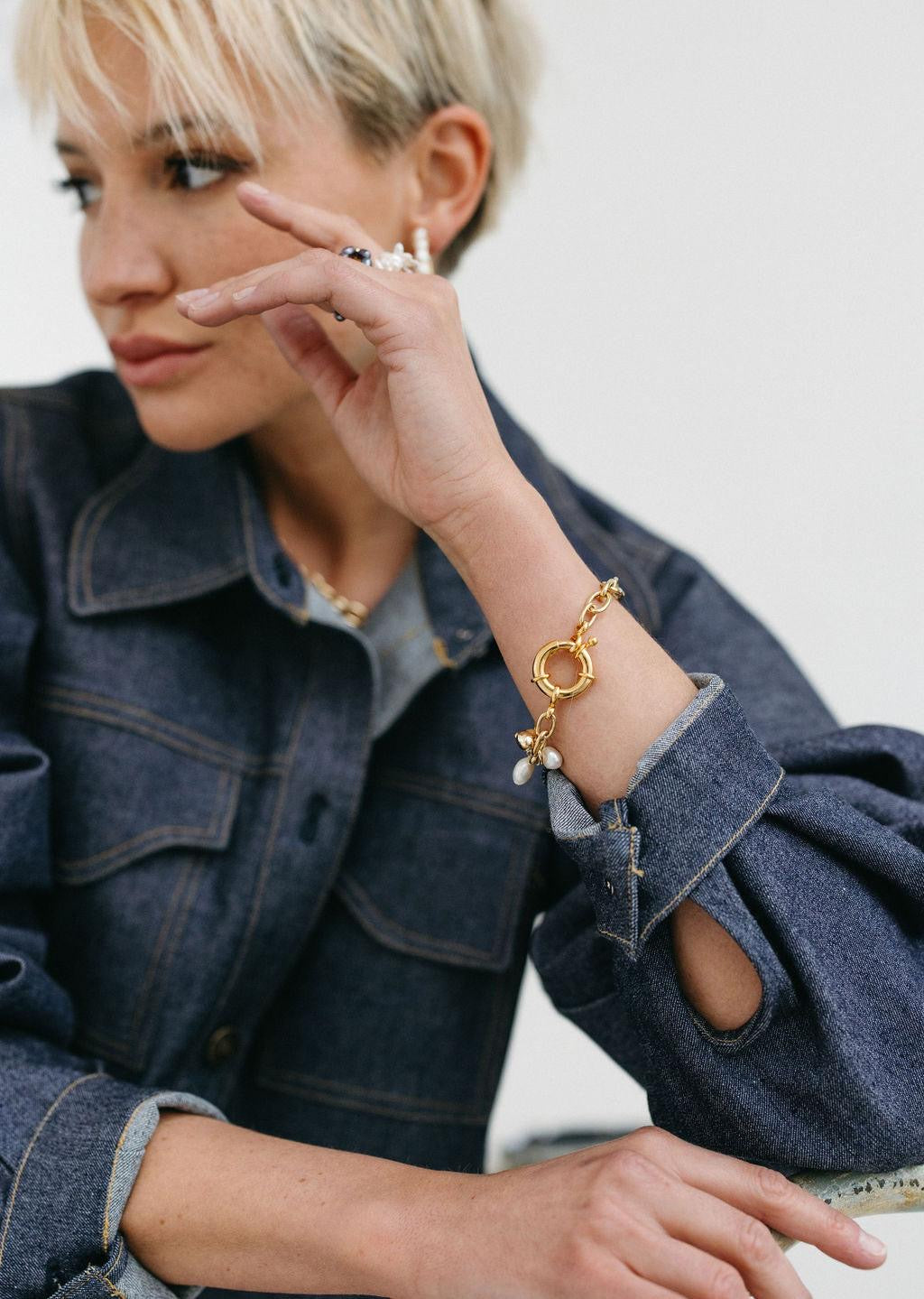 BRACELET